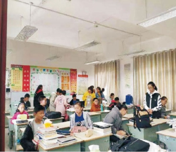 學(xué)校格柵讀寫(xiě)燈案例